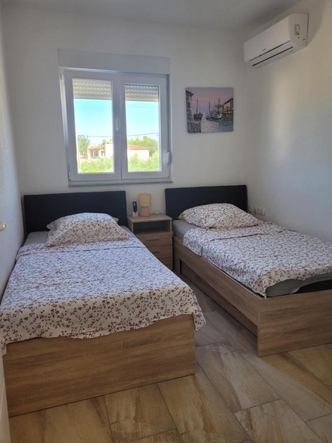 Appartement Baraba Maslenica Ruang foto