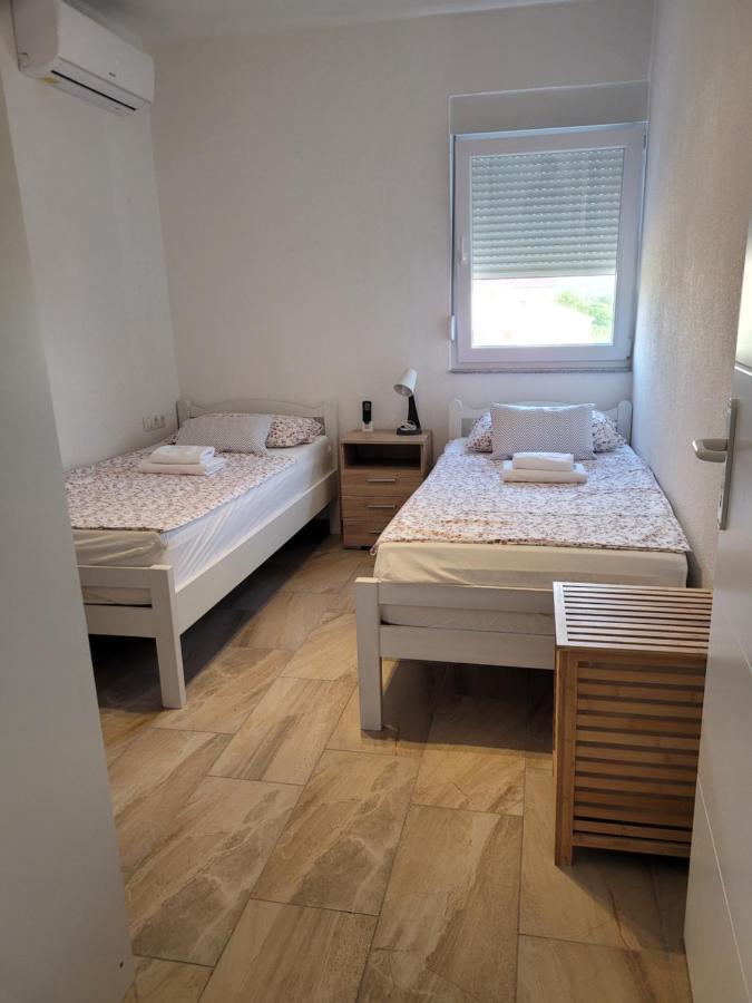 Appartement Baraba Maslenica Bagian luar foto